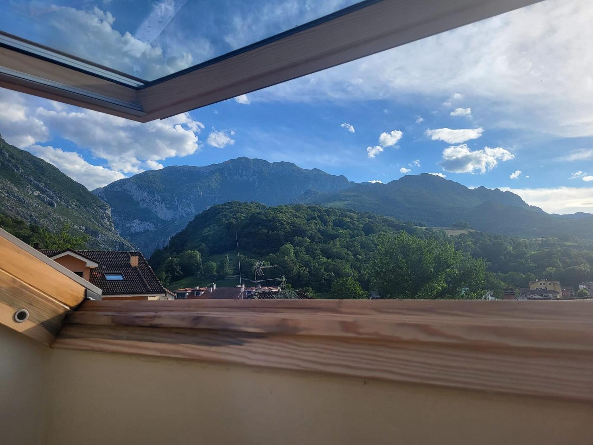Apartmán Atico El Cueton Arenas De Cabrales Exteriér fotografie